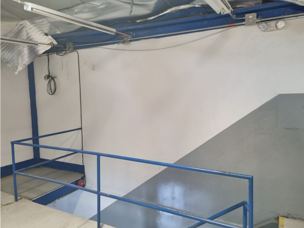 Bodega Disponible para Arriendo en Itagui // 375 M2